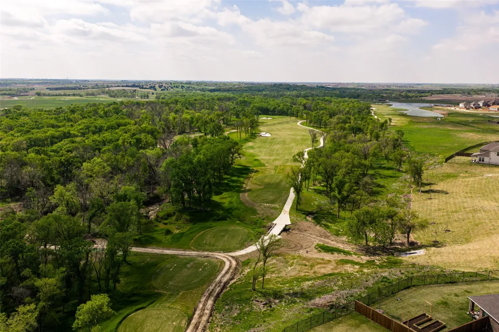2712 Queenwood Street Celina, TX 75009