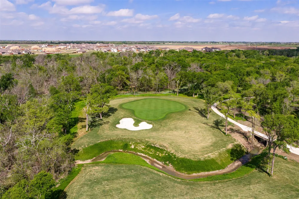 2712 Queenwood Street Celina, TX 75009