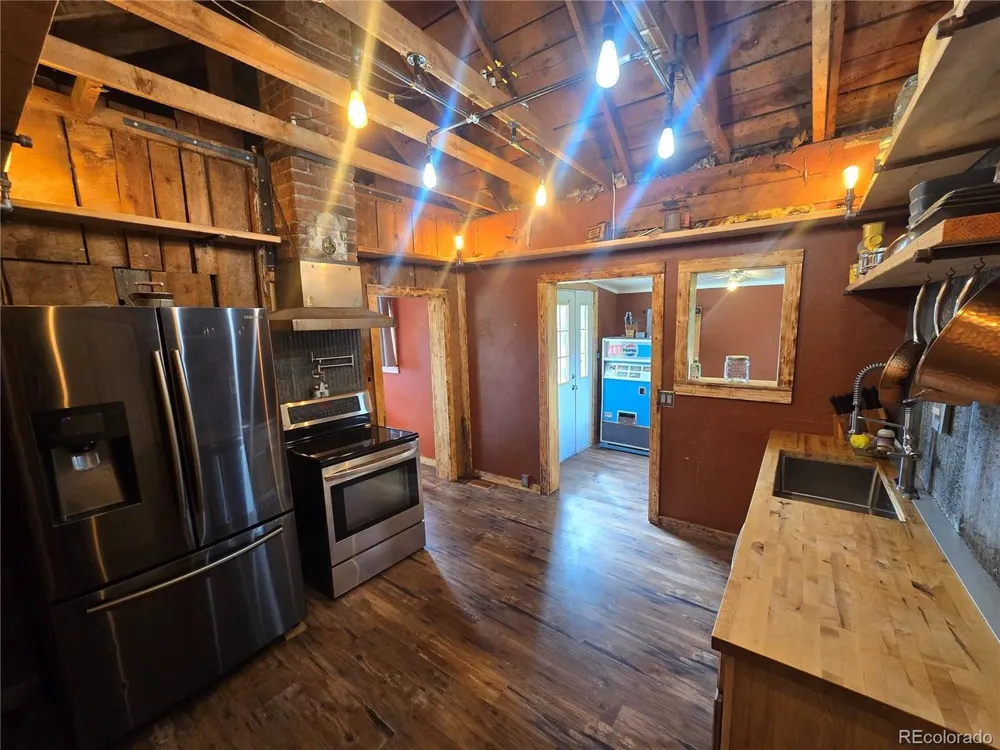 207 W Eaton Avenue Cripple Creek, CO 80813