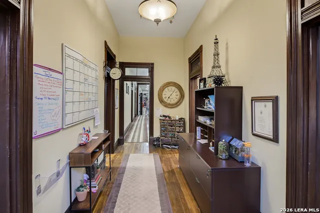 111 E GONZALES ST Seguin, TX 78155