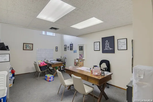 111 E GONZALES ST Seguin, TX 78155