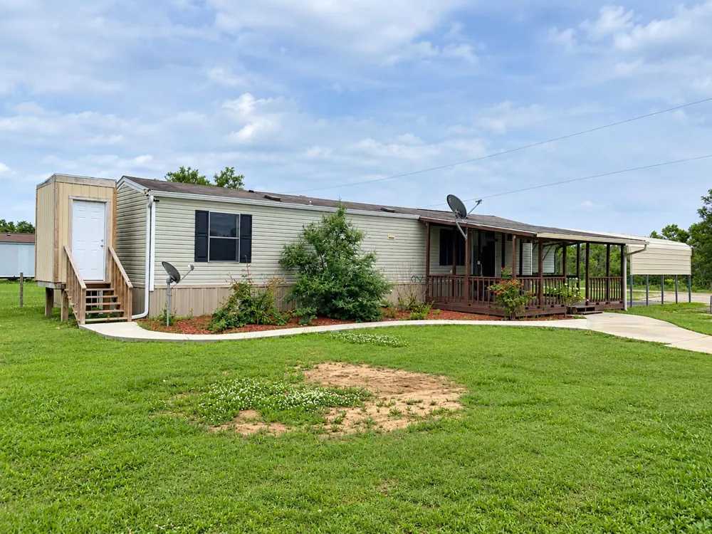 555 Legion Road Angleton, TX 77515