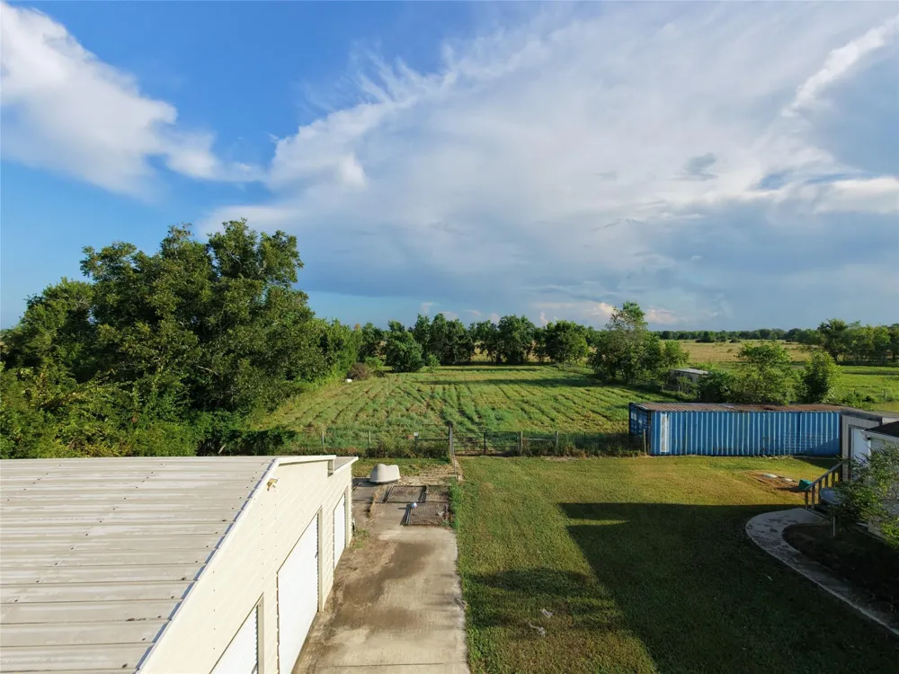 555 Legion Road Angleton, TX 77515