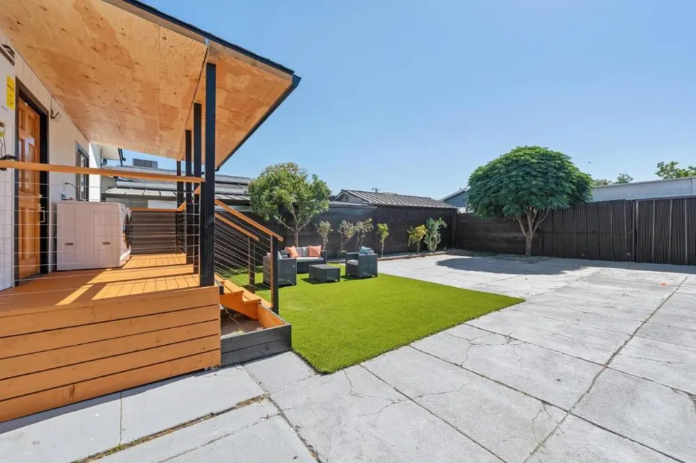 1042 69th Avenue Oakland, CA 94621