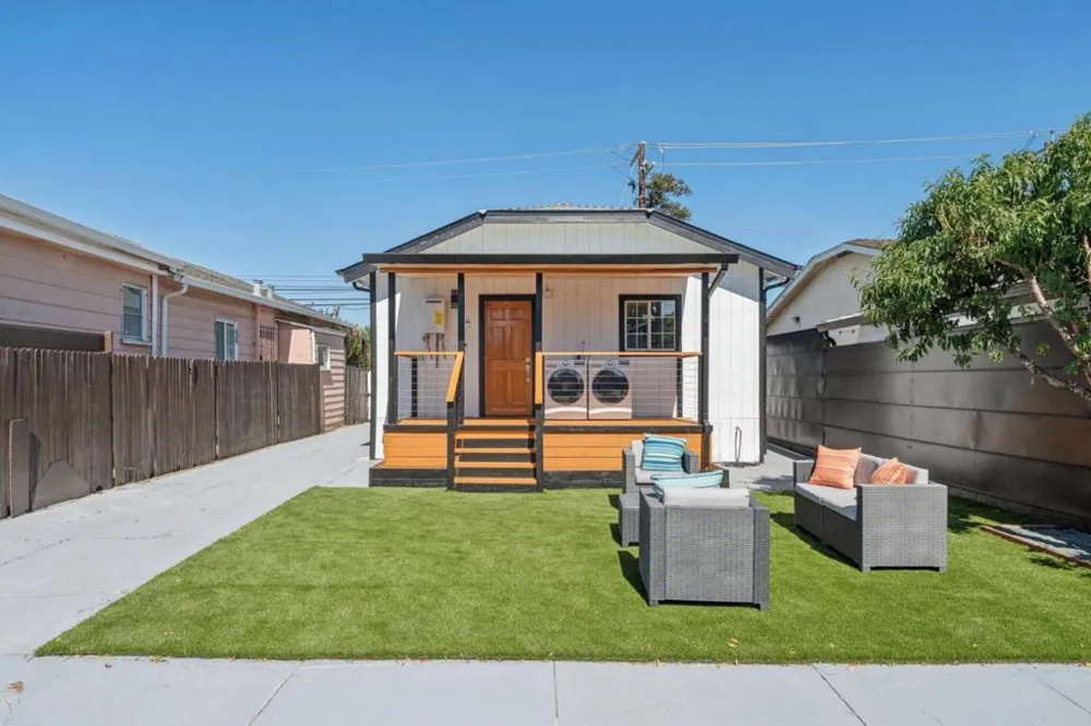 1042 69th Avenue Oakland, CA 94621