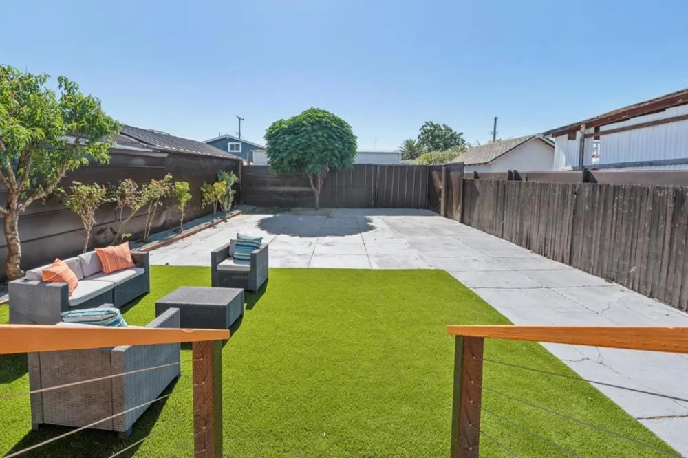 1042 69th Avenue Oakland, CA 94621