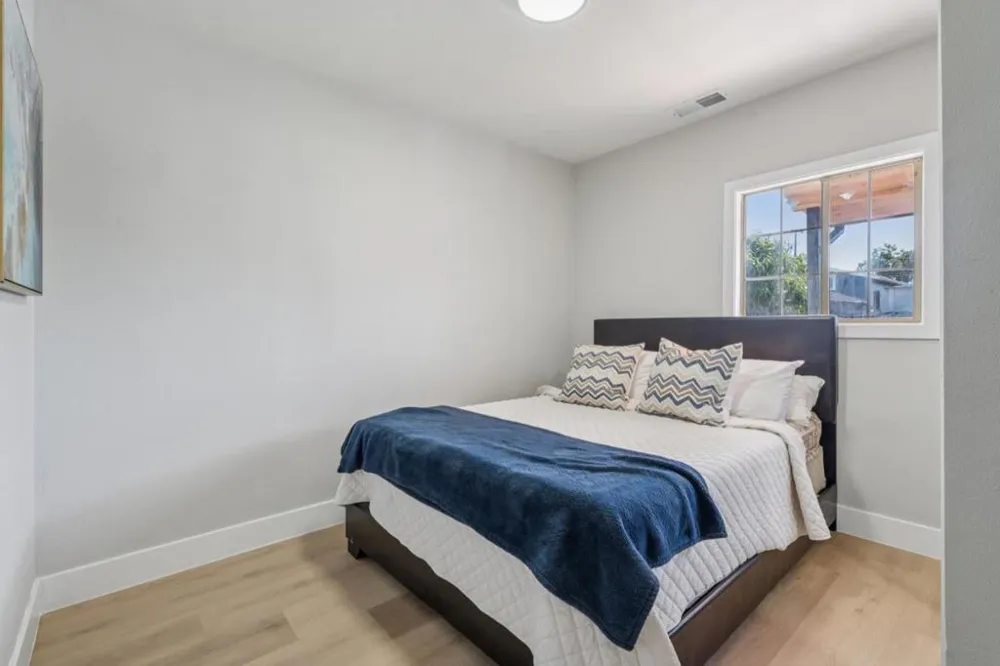 1042 69th Avenue Oakland, CA 94621