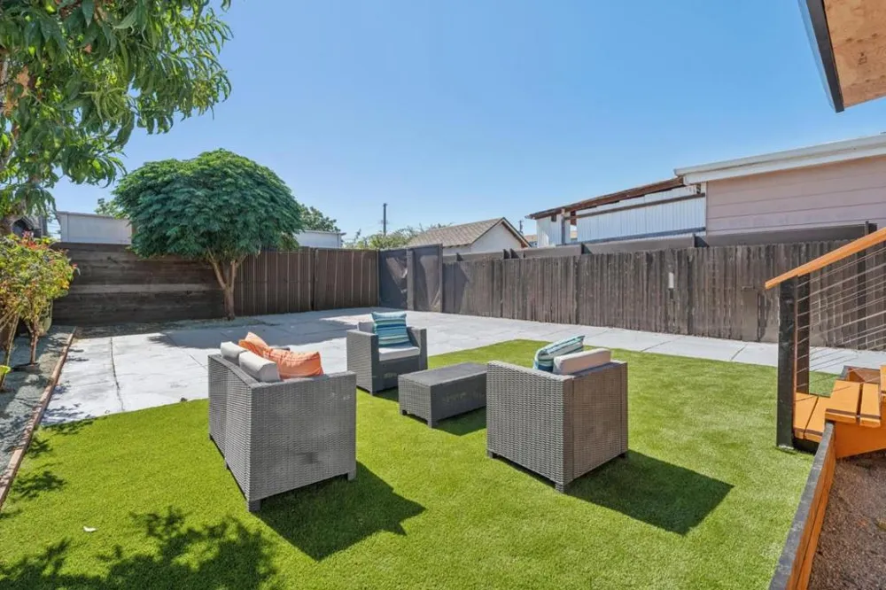 1042 69th Avenue Oakland, CA 94621