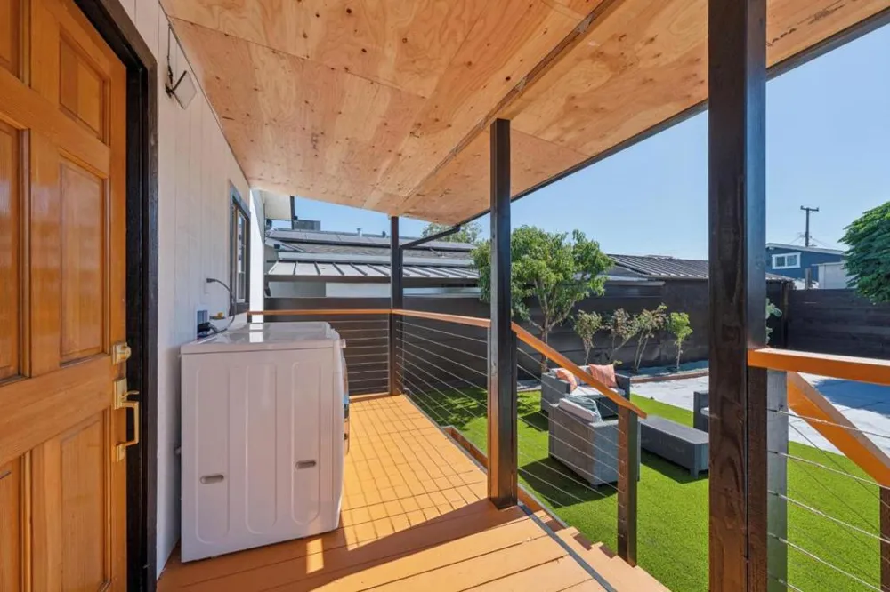 1042 69th Avenue Oakland, CA 94621