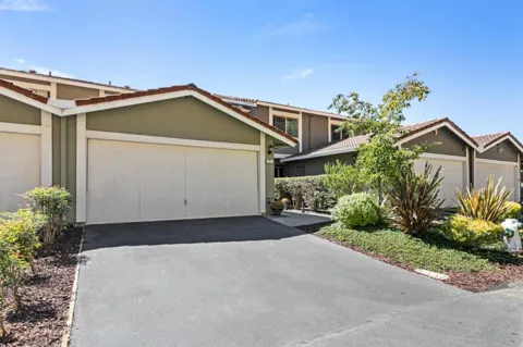 61 Thousand Oaks Street