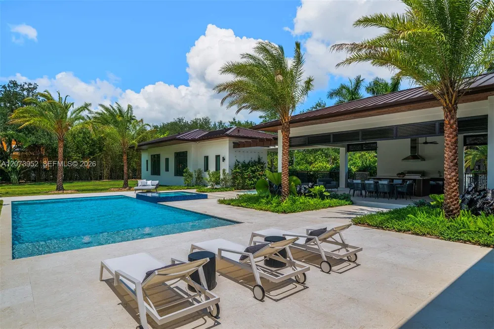 10860 SW 67th Ct Pinecrest, FL 33156