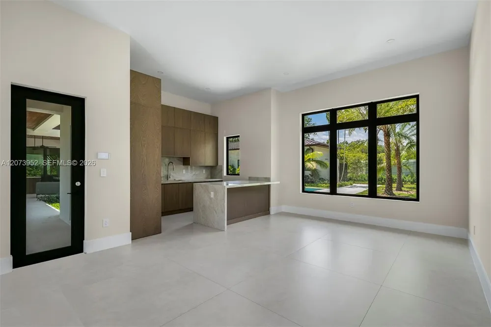 10860 SW 67th Ct Pinecrest, FL 33156