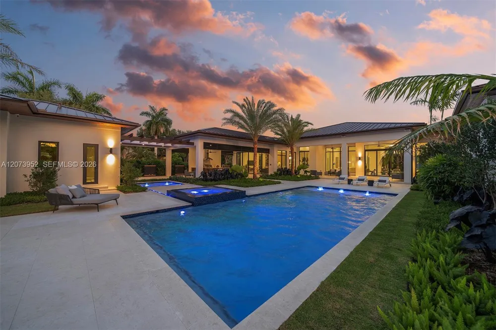 10860 SW 67th Ct Pinecrest, FL 33156