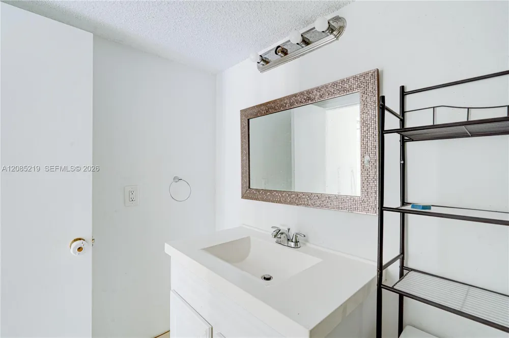 5102 NW 79th Ave #206 Doral, FL 33166
