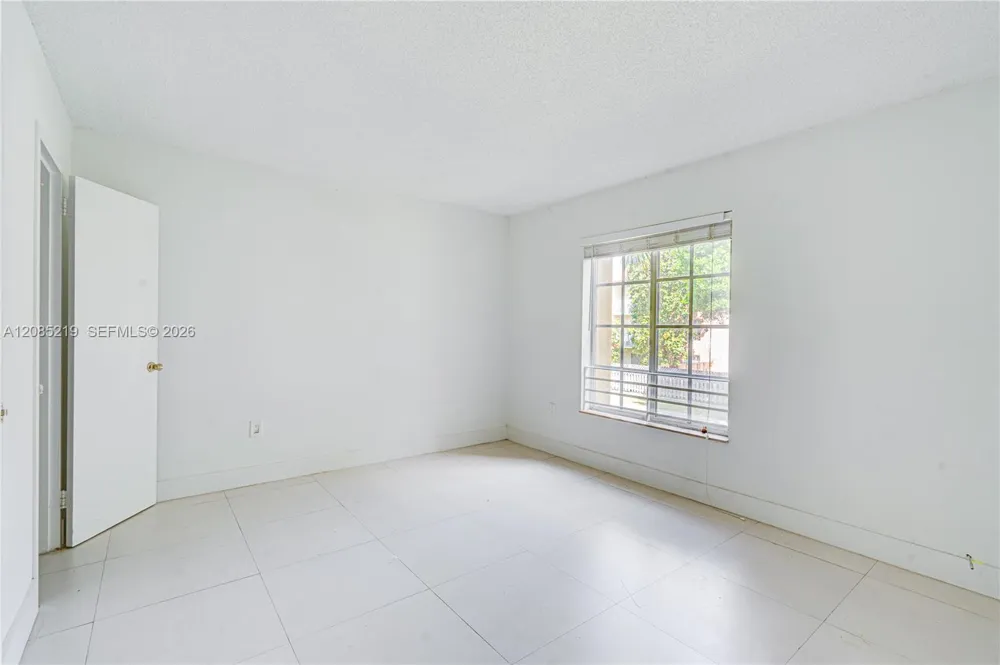 5102 NW 79th Ave #206 Doral, FL 33166