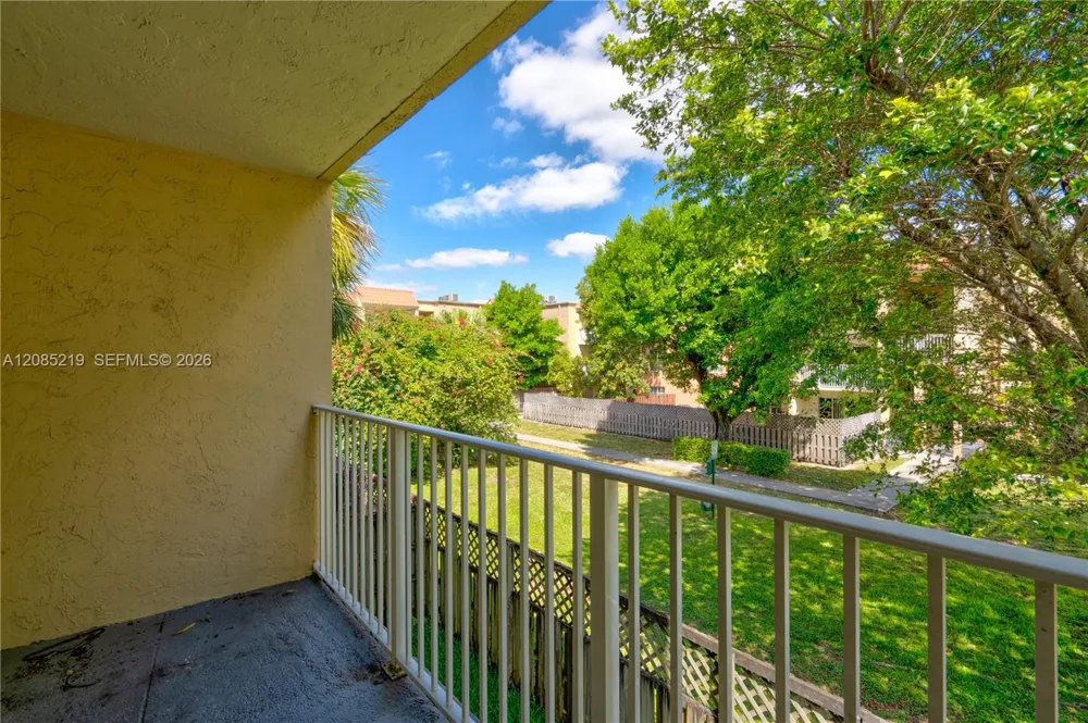 5102 NW 79th Ave #206 Doral, FL 33166