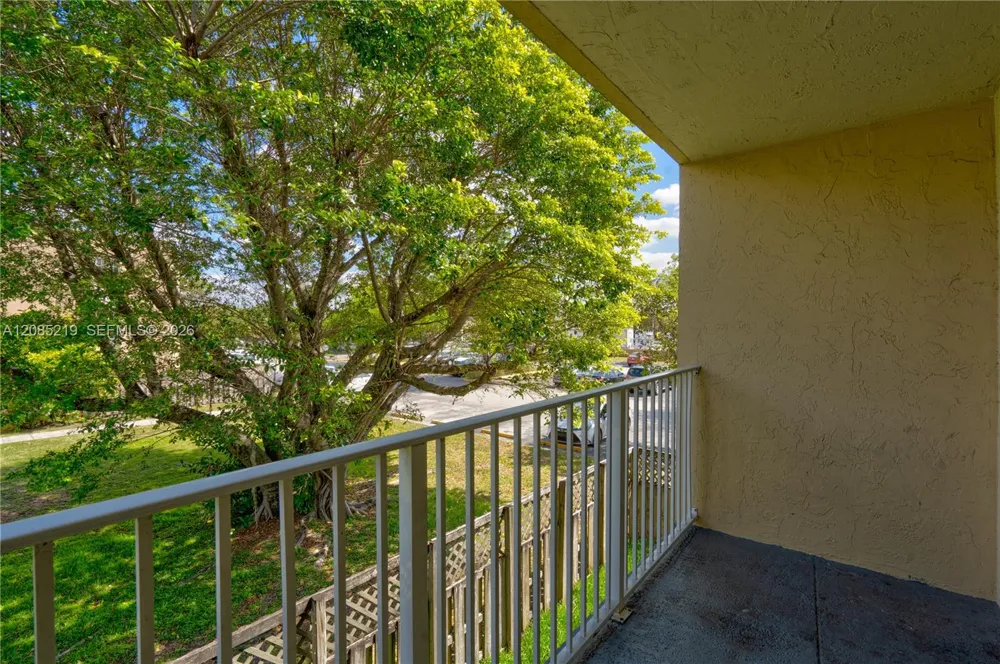 5102 NW 79th Ave #206 Doral, FL 33166