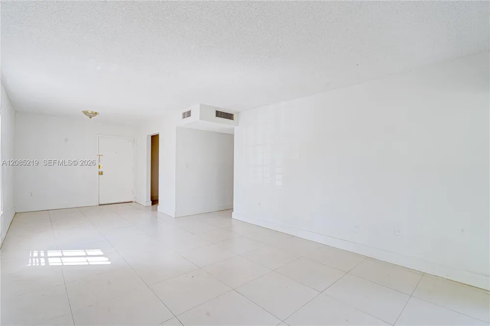 5102 NW 79th Ave #206 Doral, FL 33166