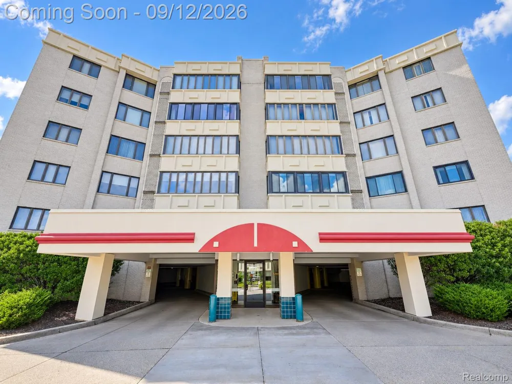 43050 12 Oaks Crescent Drive #4055 Novi City, MI 48377