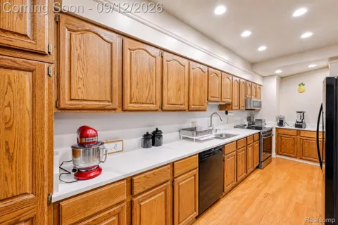 43050 12 Oaks Crescent Drive #4055