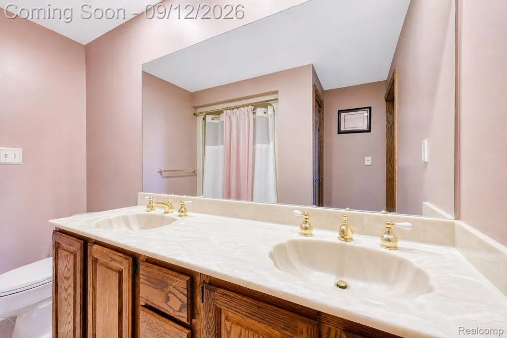 43050 12 Oaks Crescent Drive #4055 Novi City, MI 48377