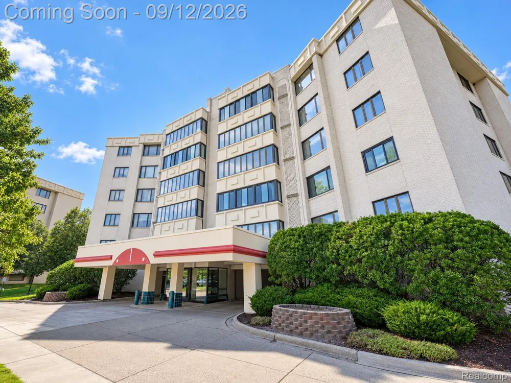 43050 12 Oaks Crescent Drive #4055 Novi City, MI 48377