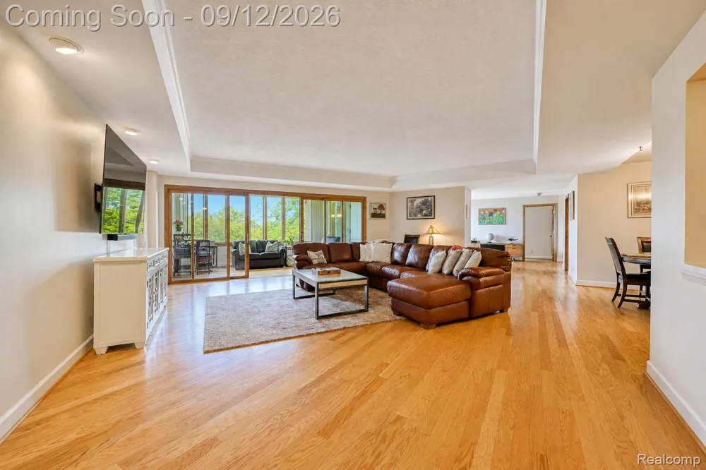 43050 12 Oaks Crescent Drive #4055 Novi City, MI 48377