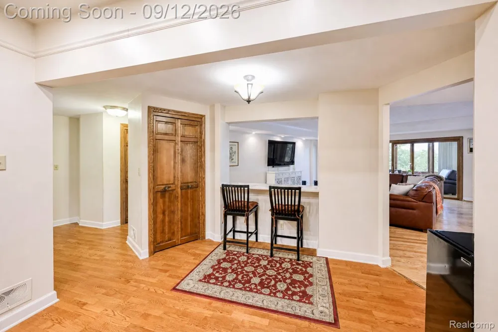 43050 12 Oaks Crescent Drive #4055 Novi City, MI 48377