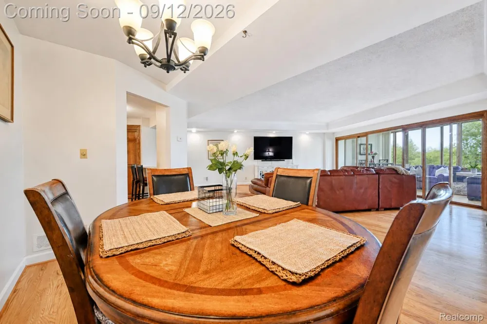 43050 12 Oaks Crescent Drive #4055 Novi City, MI 48377