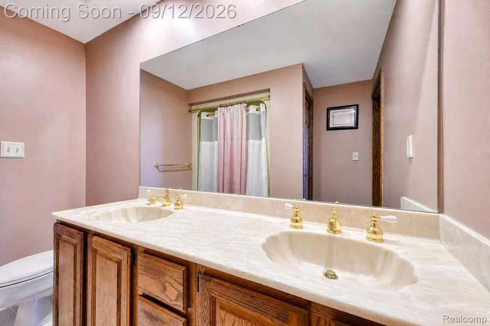 43050 12 Oaks Crescent Drive #4055 Novi City, MI 48377