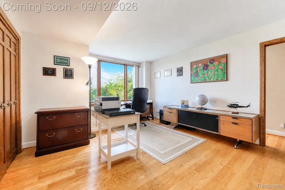 43050 12 Oaks Crescent Drive #4055 Novi City, MI 48377
