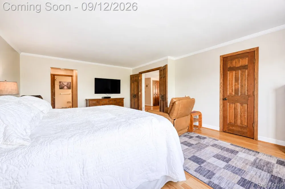 43050 12 Oaks Crescent Drive #4055 Novi City, MI 48377