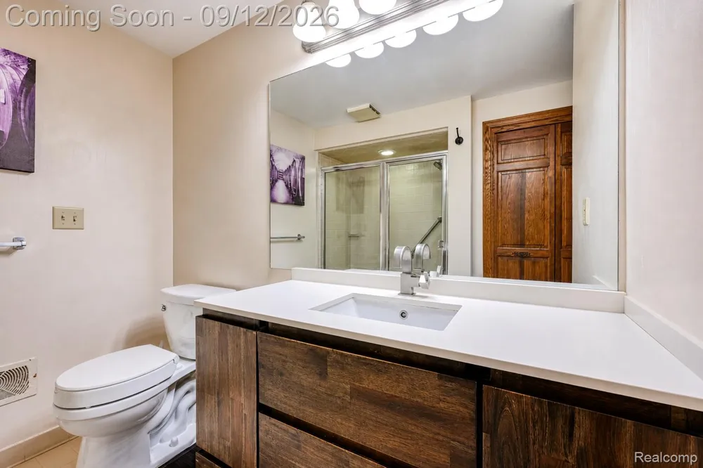 43050 12 Oaks Crescent Drive #4055 Novi City, MI 48377