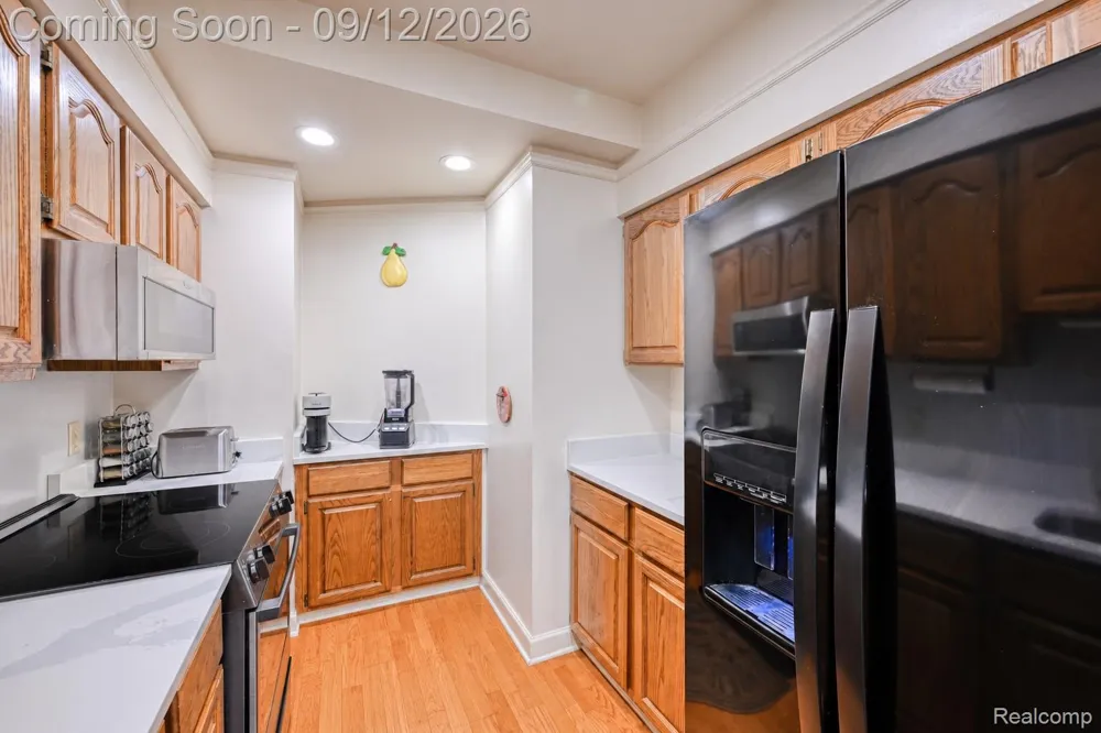 43050 12 Oaks Crescent Drive #4055 Novi City, MI 48377