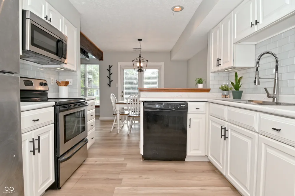 4758 Stansbury Lane Indianapolis, IN 46254