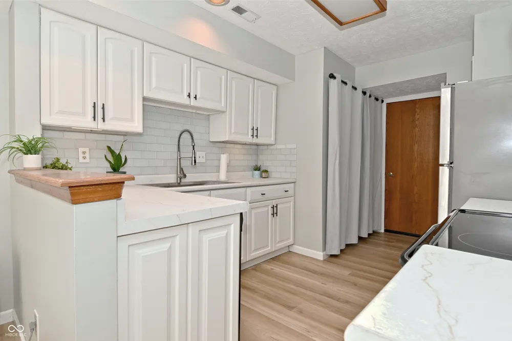 4758 Stansbury Lane Indianapolis, IN 46254
