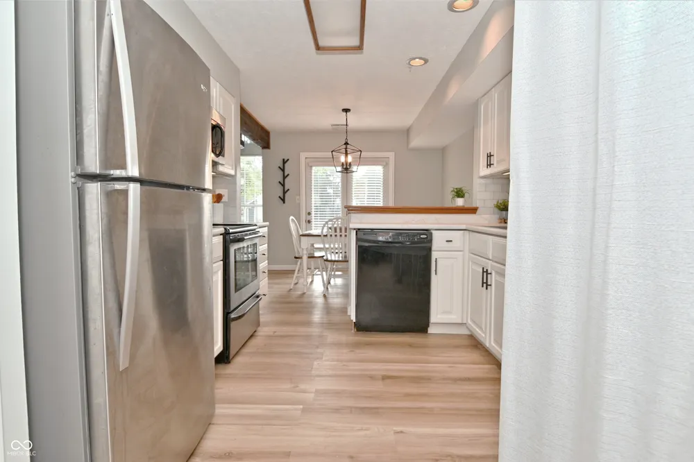 4758 Stansbury Lane Indianapolis, IN 46254