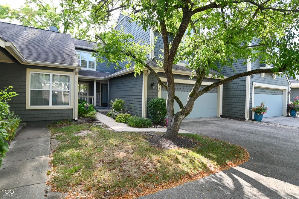 4758 Stansbury Lane Indianapolis, IN 46254