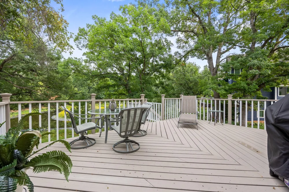 2021 Royale Drive Eagan, MN 55122