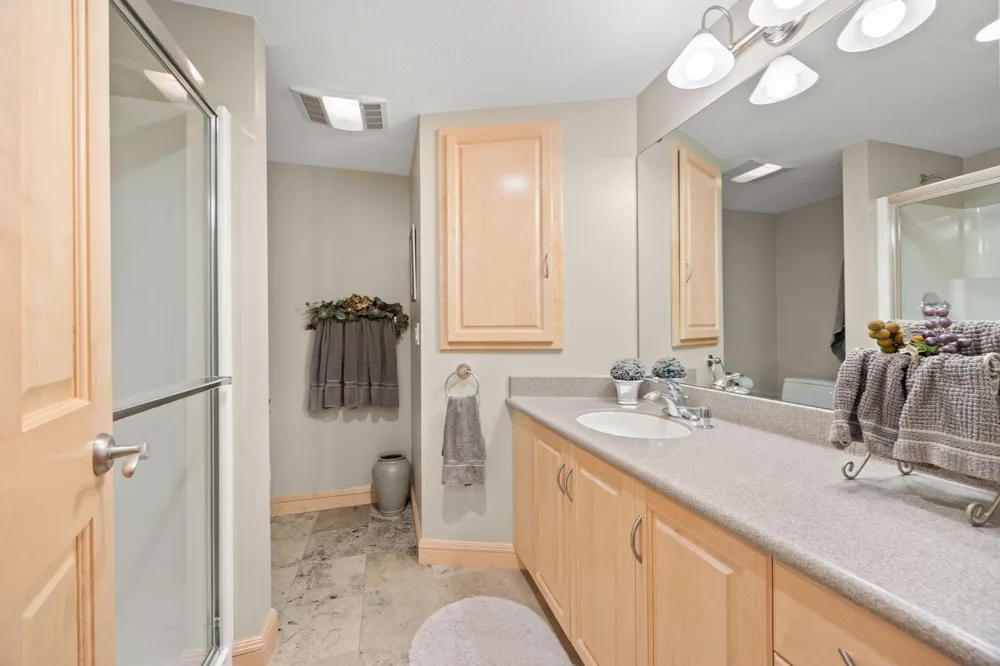 2021 Royale Drive Eagan, MN 55122