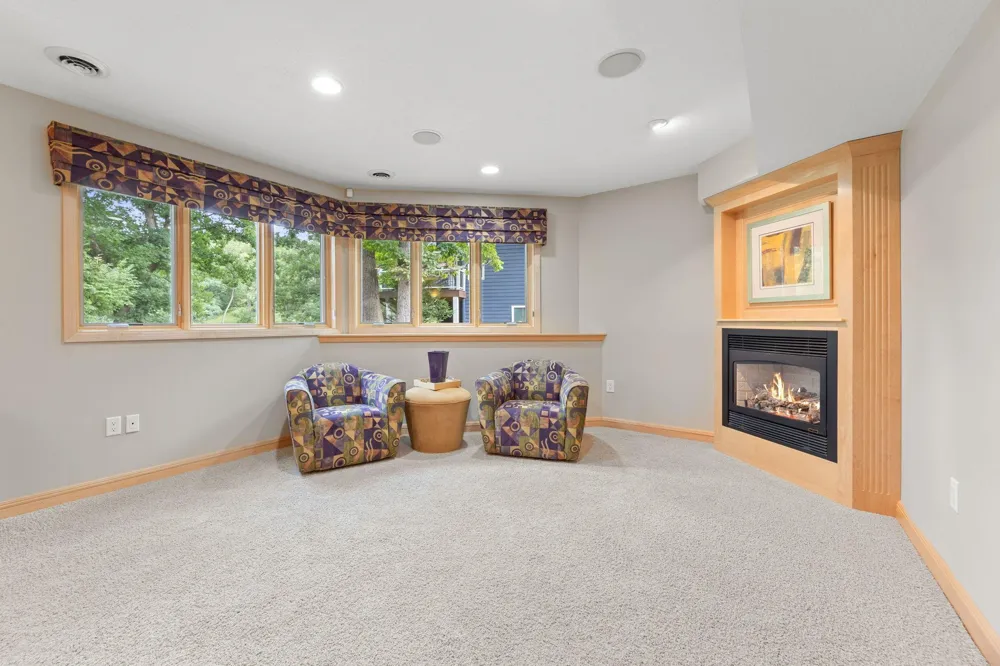 2021 Royale Drive Eagan, MN 55122
