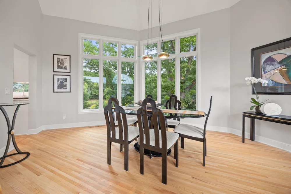 2021 Royale Drive Eagan, MN 55122
