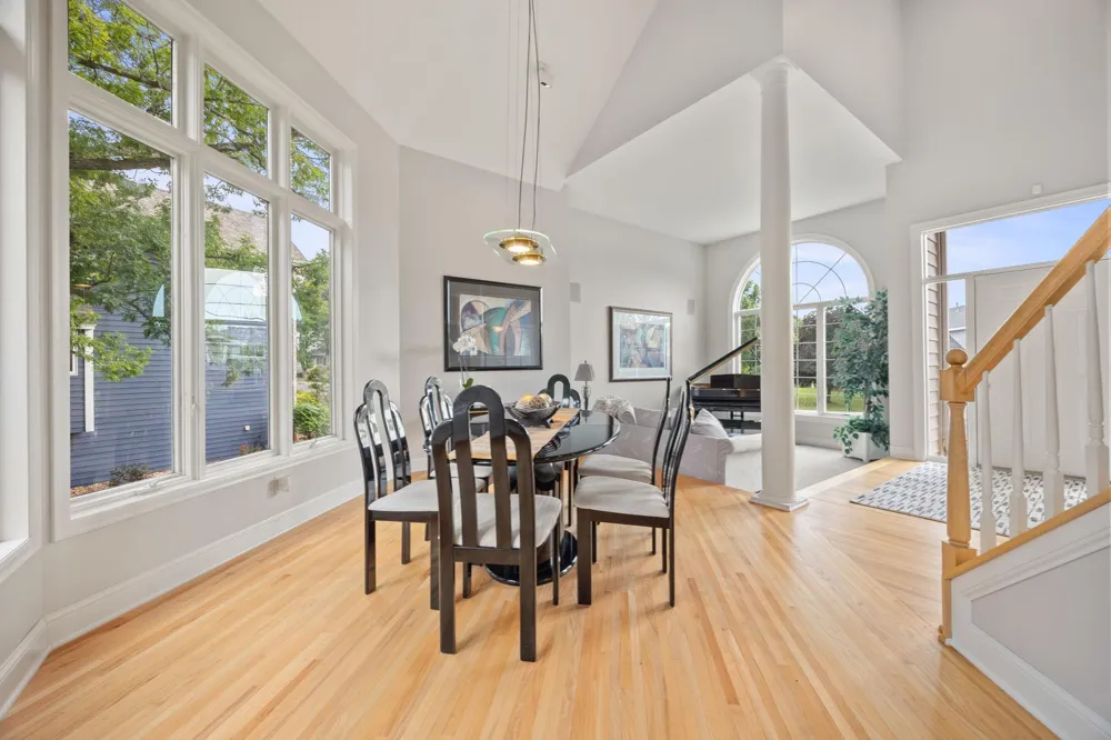 2021 Royale Drive Eagan, MN 55122