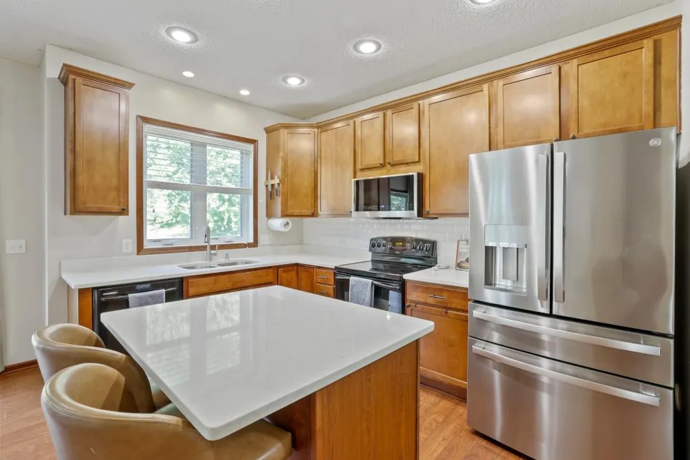 2321 Woodcrest Drive Woodbury, MN 55129
