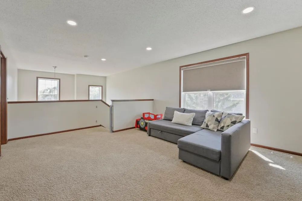 2321 Woodcrest Drive Woodbury, MN 55129