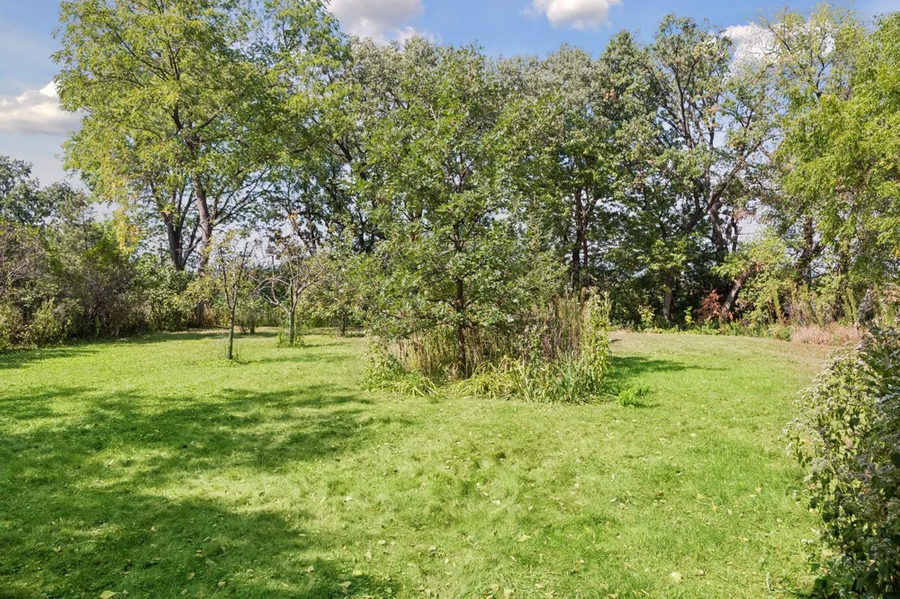 991 Caren Court Mendota Heights, MN 55118
