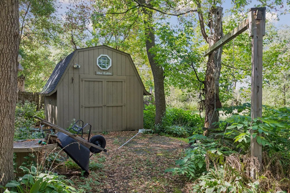 991 Caren Court Mendota Heights, MN 55118