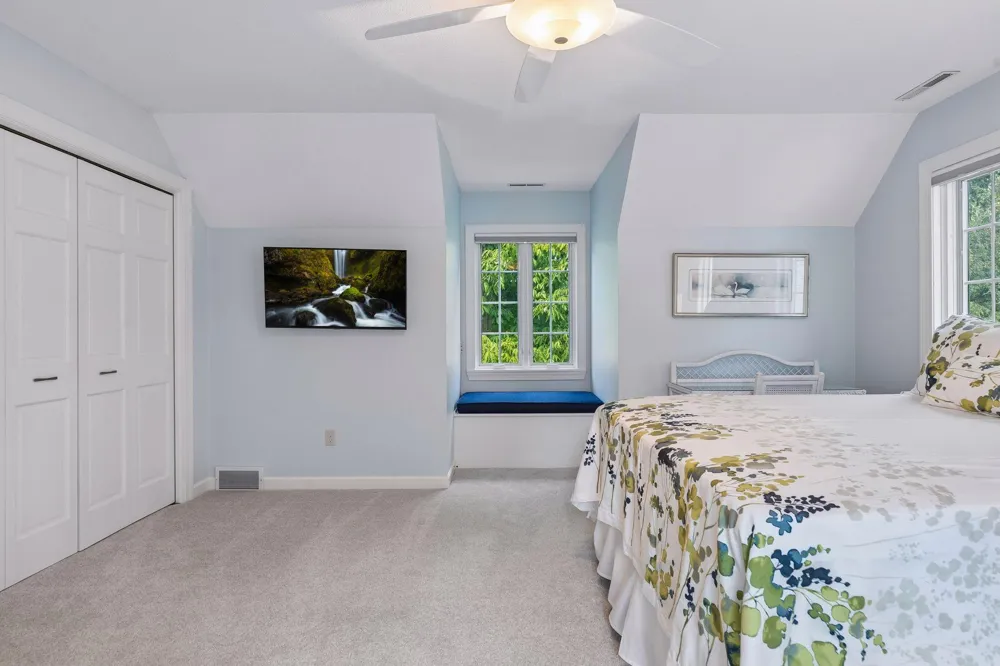 991 Caren Court Mendota Heights, MN 55118