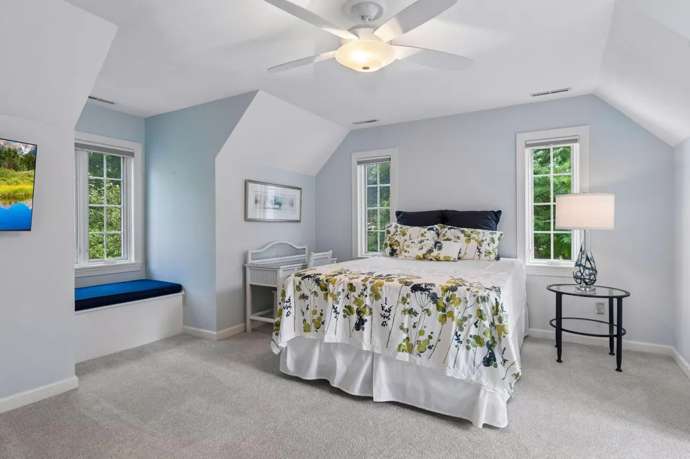 991 Caren Court Mendota Heights, MN 55118