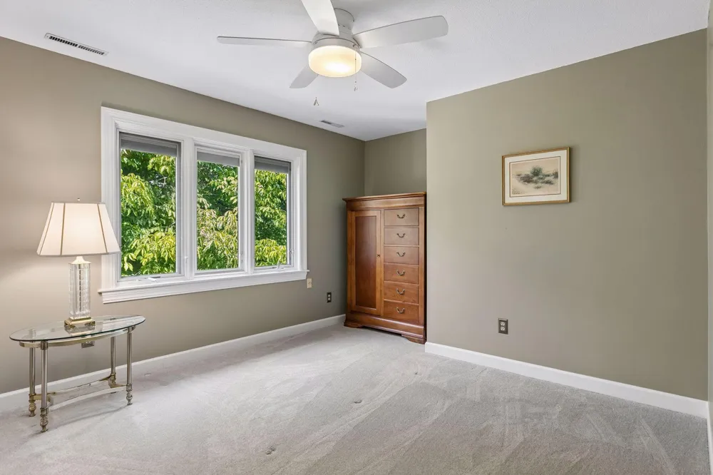 991 Caren Court Mendota Heights, MN 55118